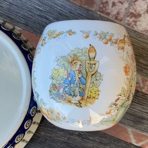 Beatrix Potter Easter egg vase